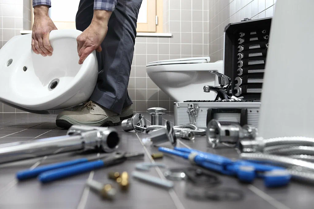 Professional bathroom plumbing repair in Lomita